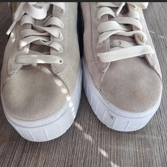 Puma Cream and Black Chunky Platform Sneakers 9.5 - Picture 2 of 8